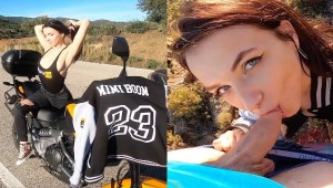 долбит в попу